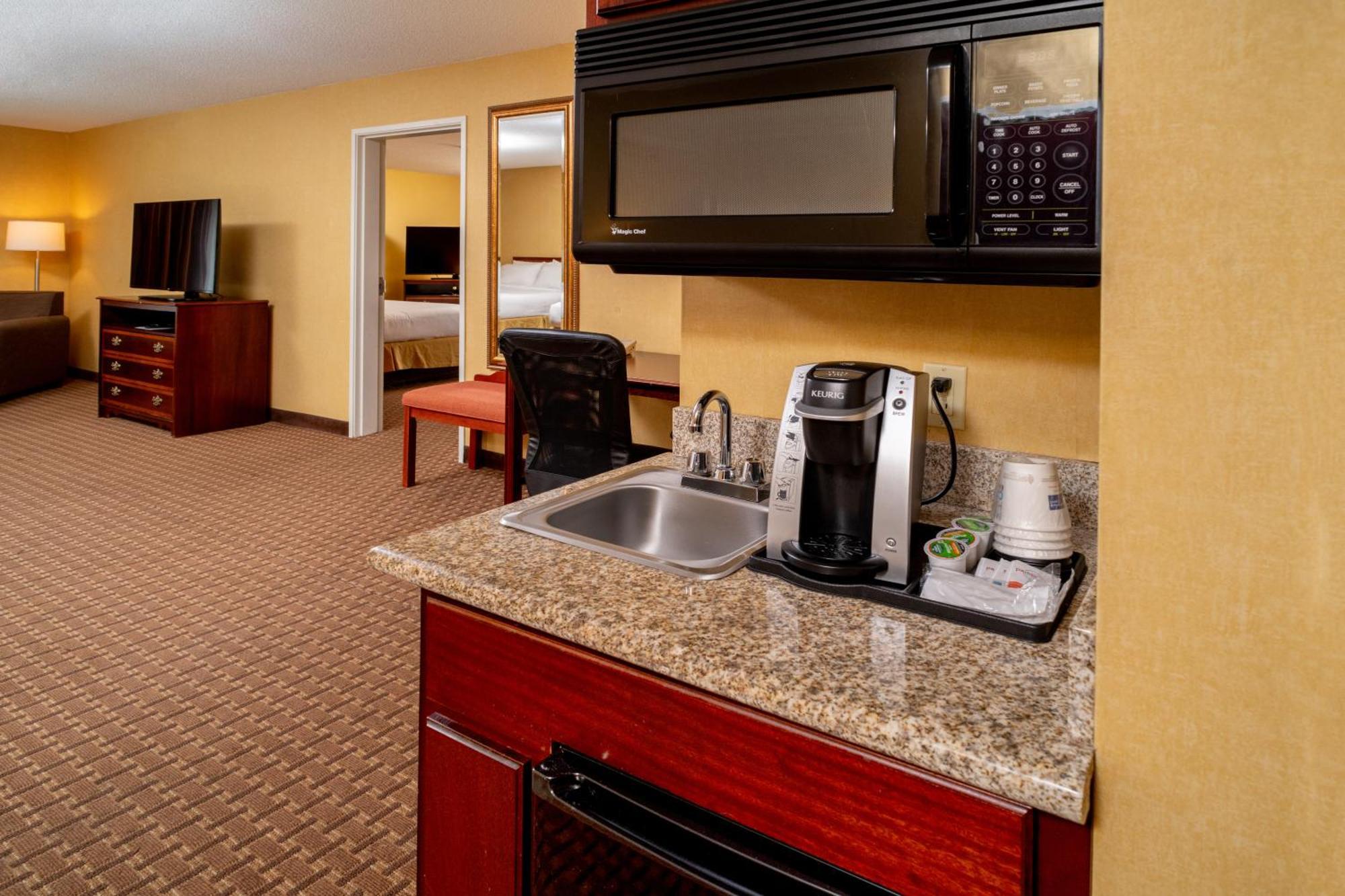 Holiday Inn Express And Suites Hazard By Ihg Buitenkant foto