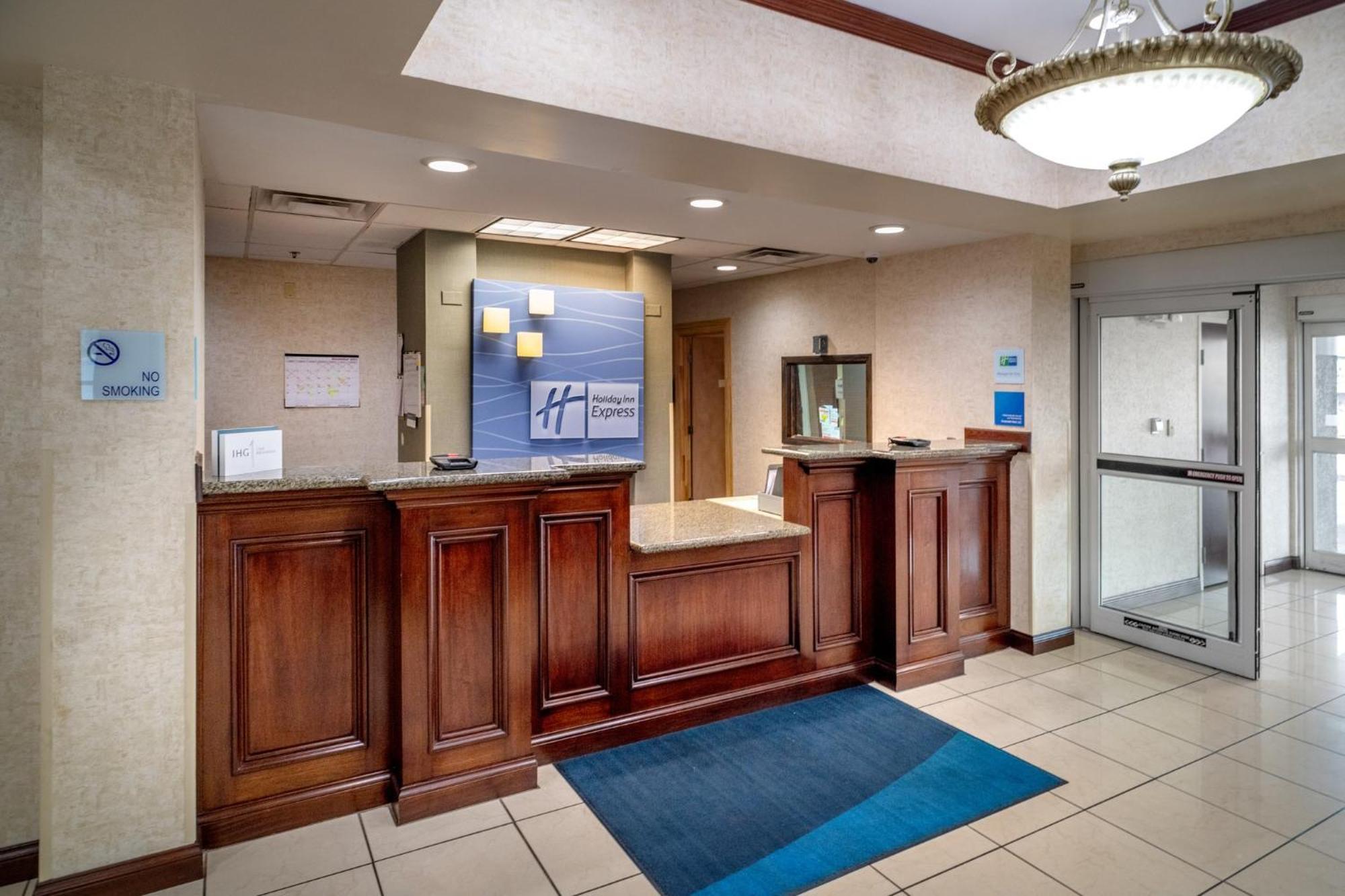 Holiday Inn Express And Suites Hazard By Ihg Buitenkant foto